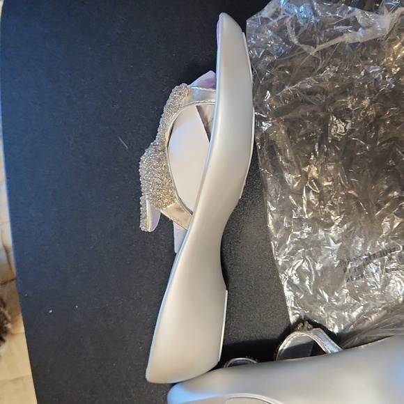 Suzanne Somers, ladies sandals - Picture 7 of 8